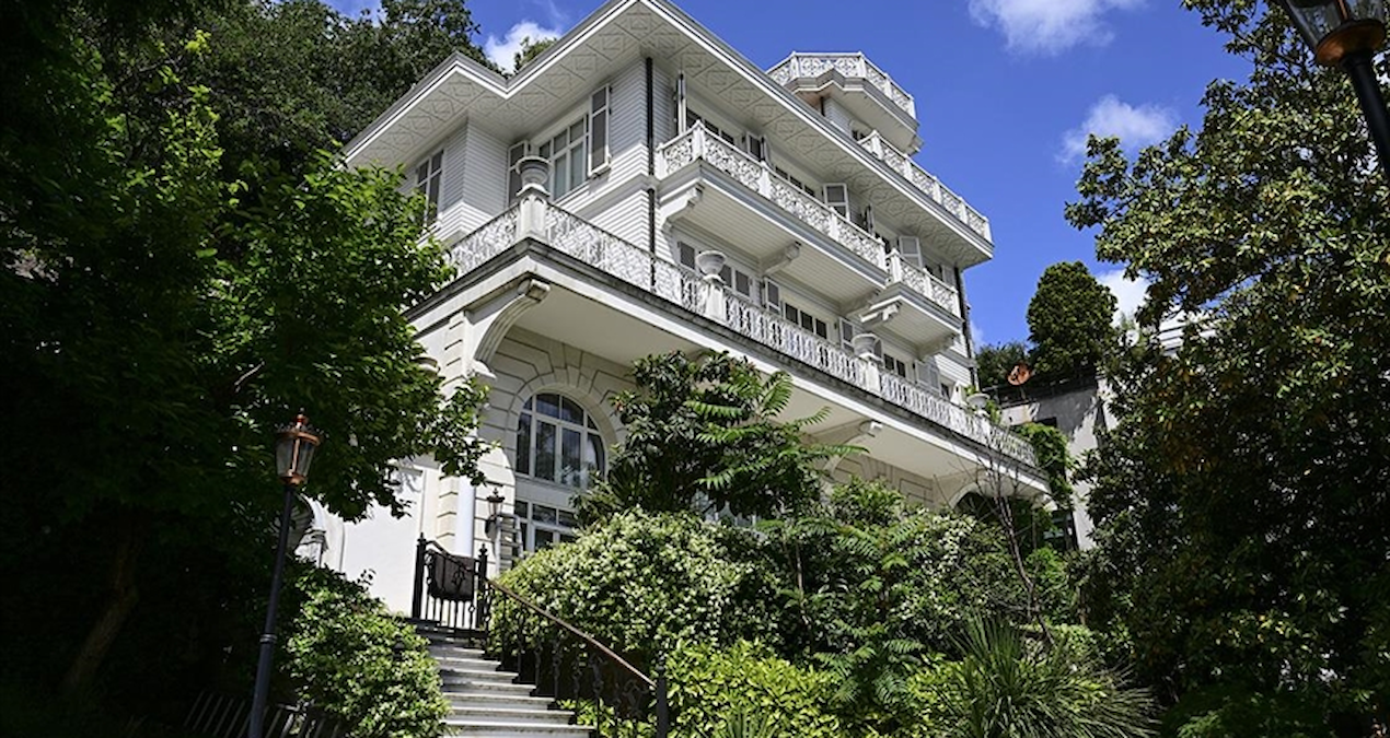 bogazin en pahalilarindan beyaz kosk 115 milyonluk indirimle satista GKyiWAWT