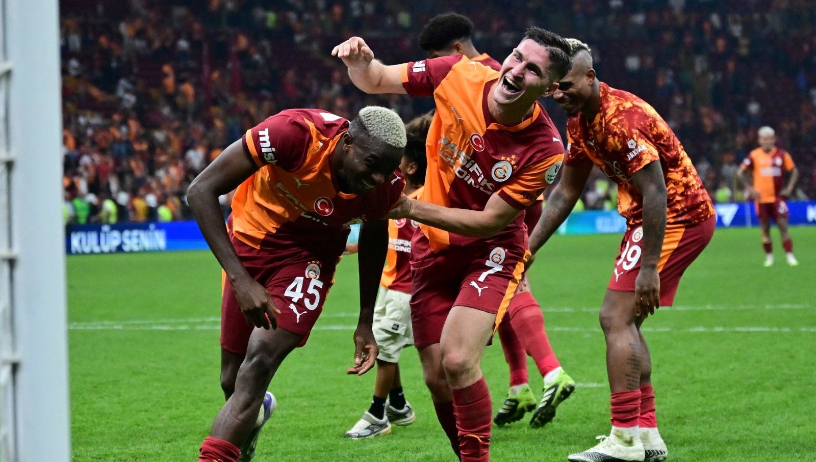 galatasaray taraftarinin bekledigi mujde osimhen geri dondu MBbwysce