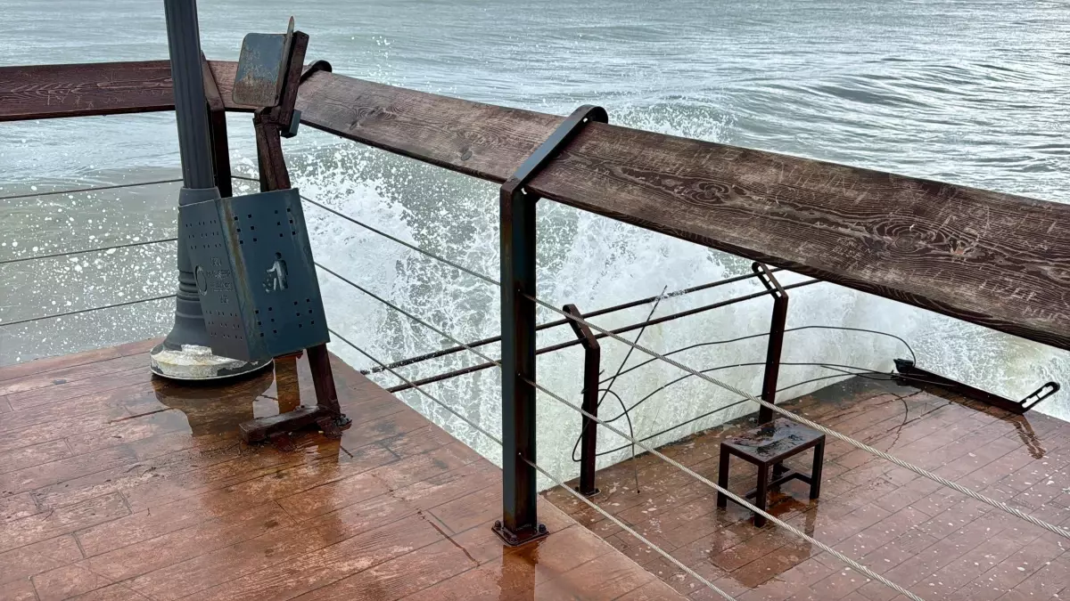 orduda kuvvetli ruzgar dalgalari 5 metreye ulasti lHu7KEN2