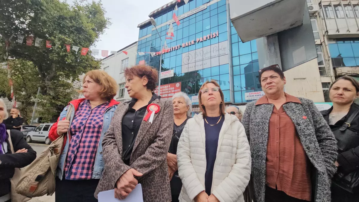 chp zonguldak kadin kollarinda istifa olayi xxQquD9L.jpg