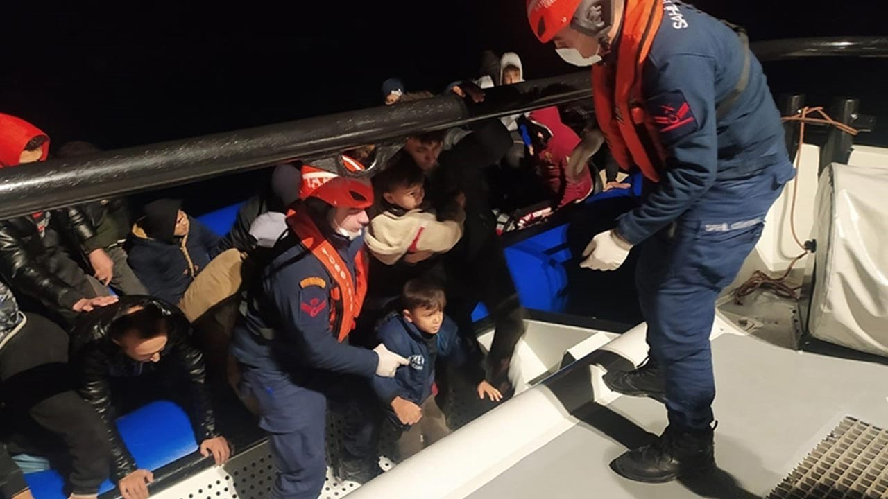 izmir aciklarinda 51 duzensiz gocmen yakalandi 84 gocmen kurtarildi bAM8UKsN.jpg