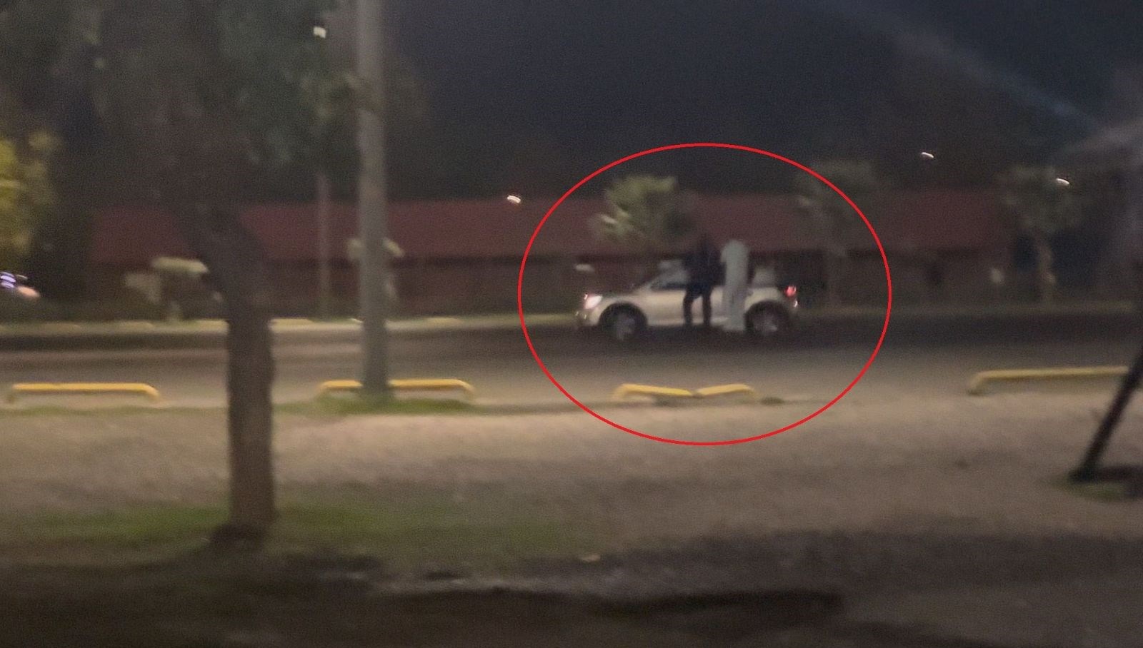 samsunda kazaya davetiye hareket halindeki aracin uzerine ciktilar kgZnuAzF